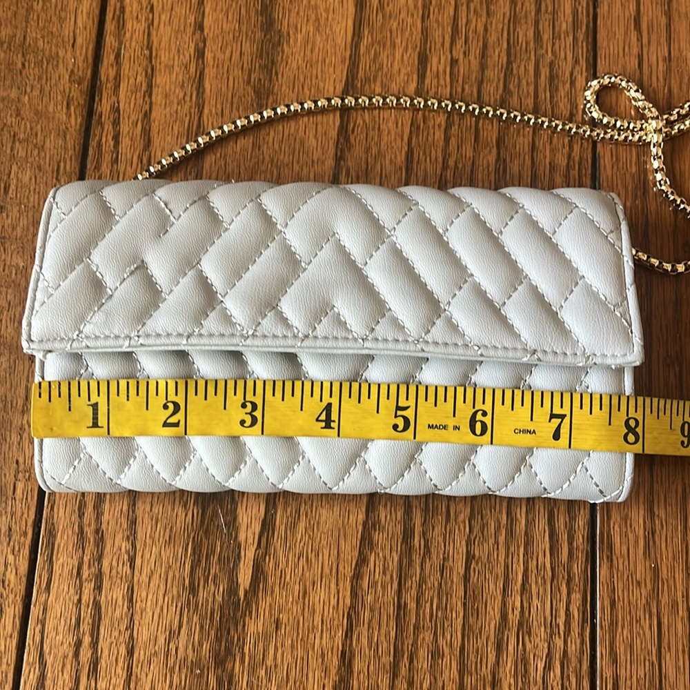 Zara Silver Gold Robe Chain Quilted
Crossbody Bag - Picture 8 of 10